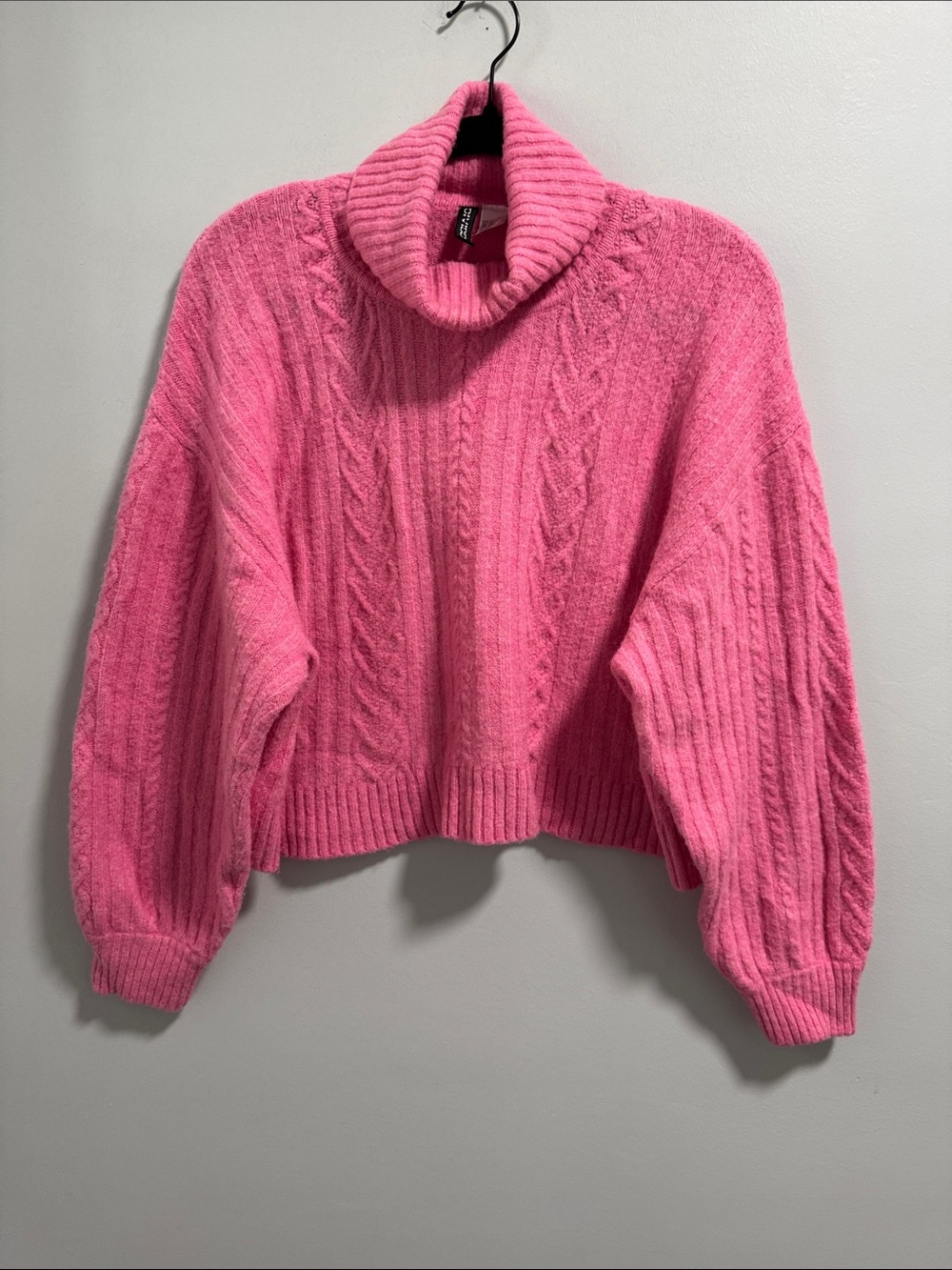 Divided H&M Bubblegum Pink Cable Knit Turtleneck Cropped Sweater